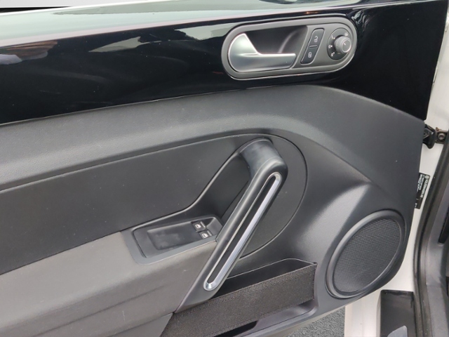 VW - Beetle 2.0+TDI+DSG+SPORT+Bi-XENON+GRA+_8