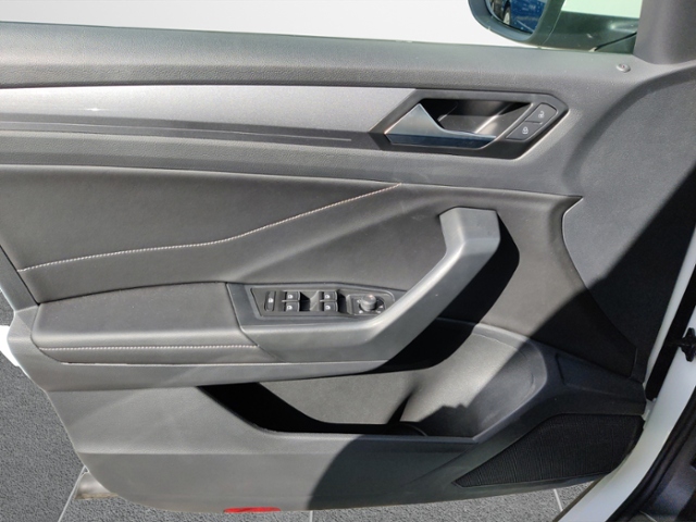 VW - T-Roc 1.0+TSI+STYLE+KLIMA+LED PLUS+ACC+_8