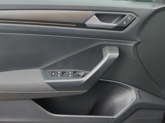 VW - T-Roc 1.0+STYLE+LED+AHK+NAVI+ACC+17-ZOLL+_8