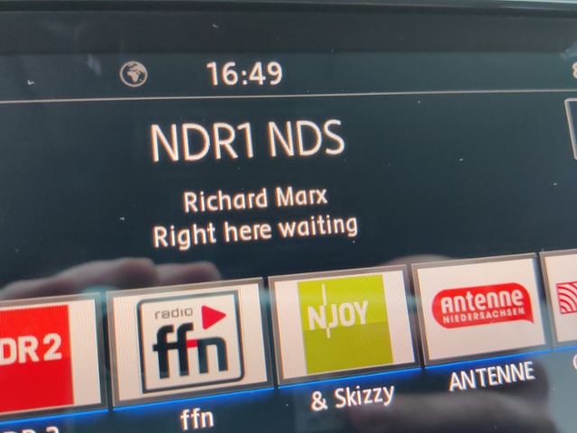 VW - T-Roc 1.0+STYLE+LED+AHK+NAVI+ACC+17-ZOLL+_11